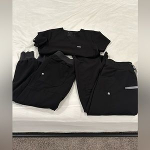 Women’s Figs MP scrubs set